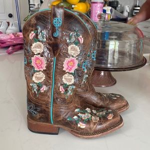 Macie Bean square toe flower boots girls size 13 EUC